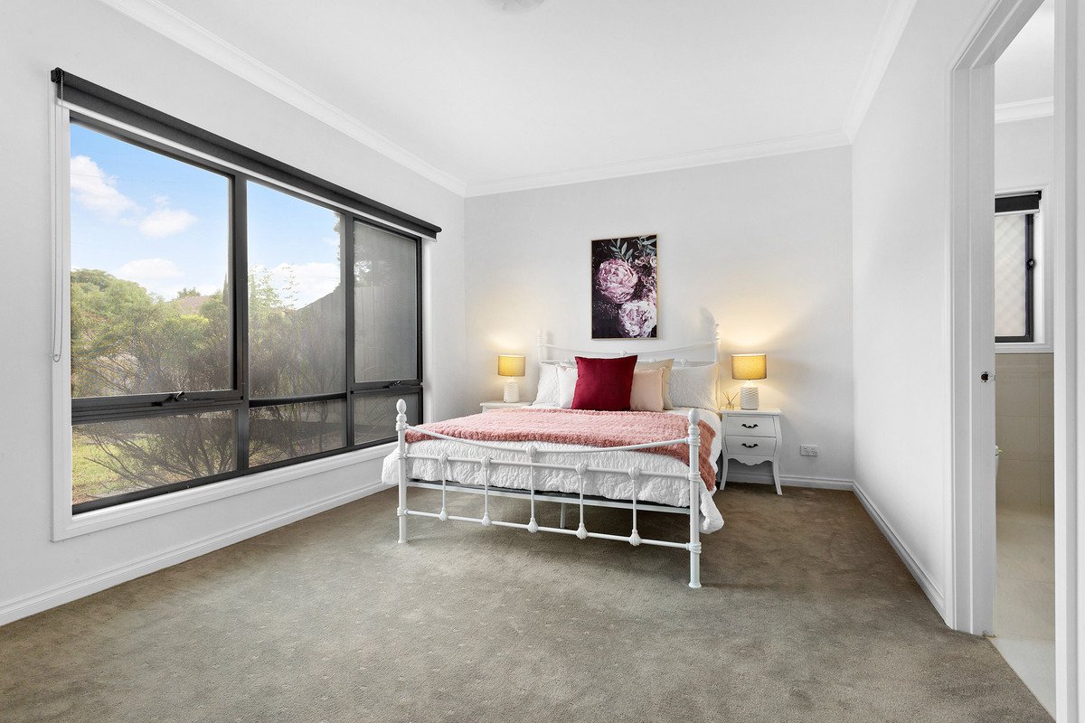 1/105 Wantirna Road, Ringwood image 5