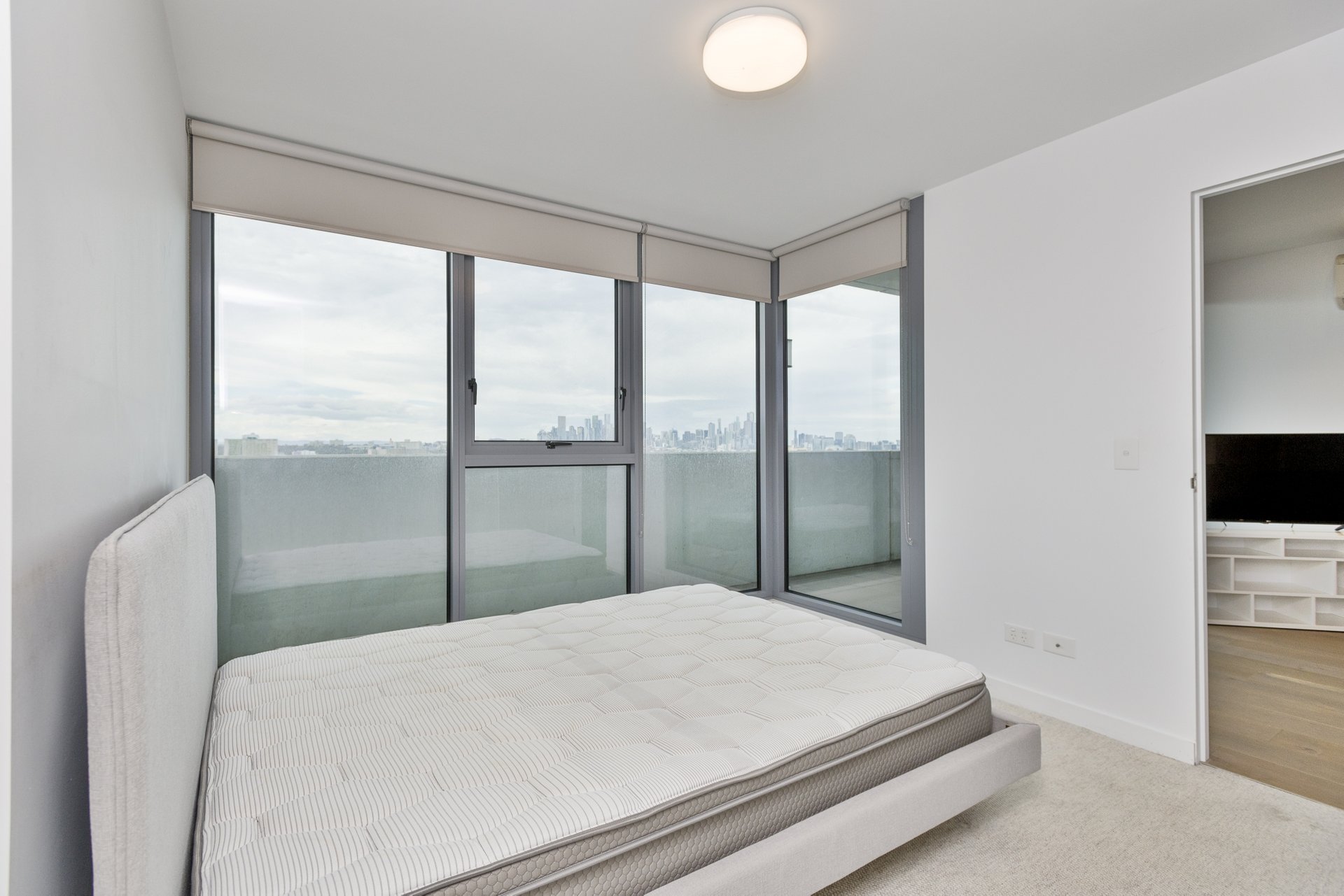 1105/1 Ascot Vale Road, Flemington image 3