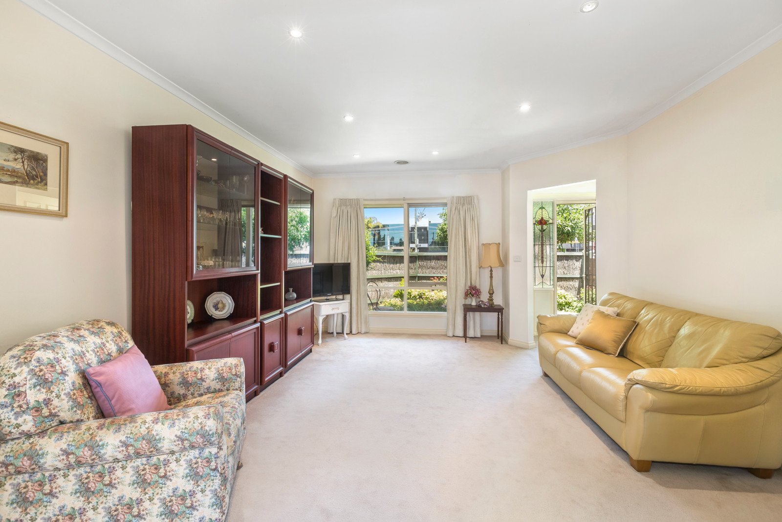 1/1051 Dandenong Road, Malvern East image 2