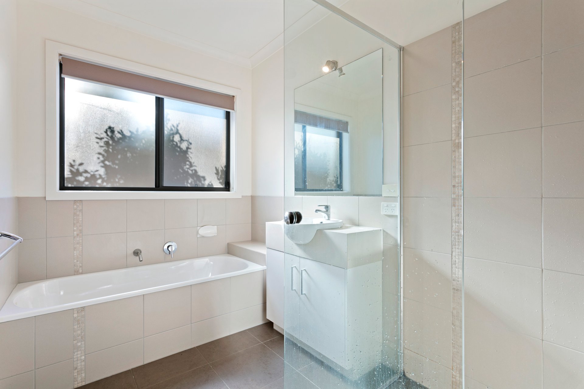 Property Gallery Thumbnail 6