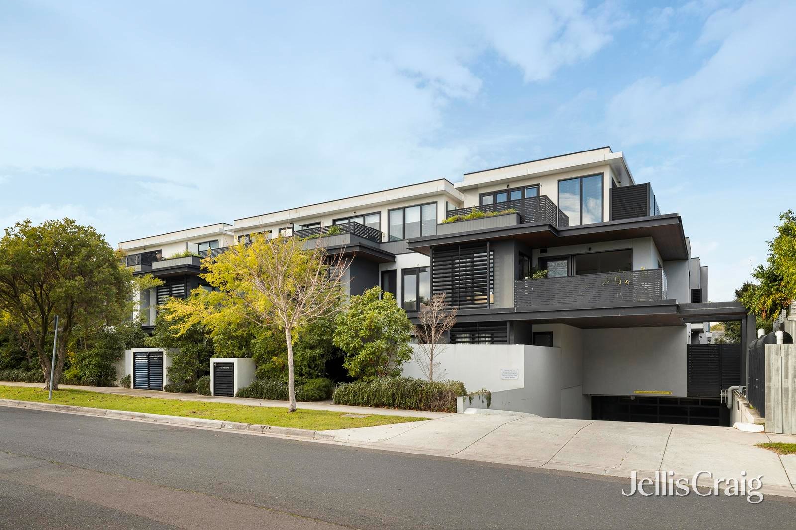 110/6 Claire Street, Mckinnon image 1