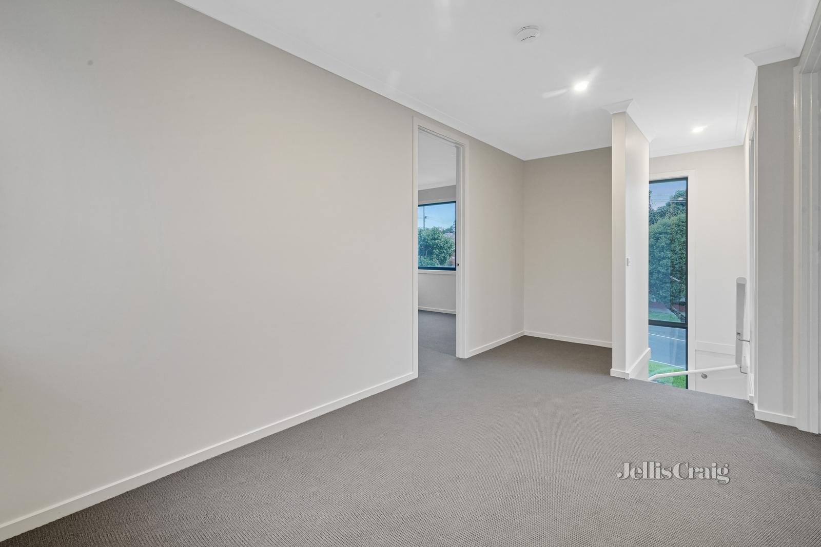 1/106 Wantirna Road, Ringwood image 4