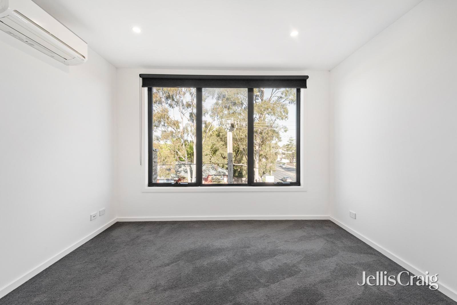1/1067 Doncaster Road, Doncaster East image 9