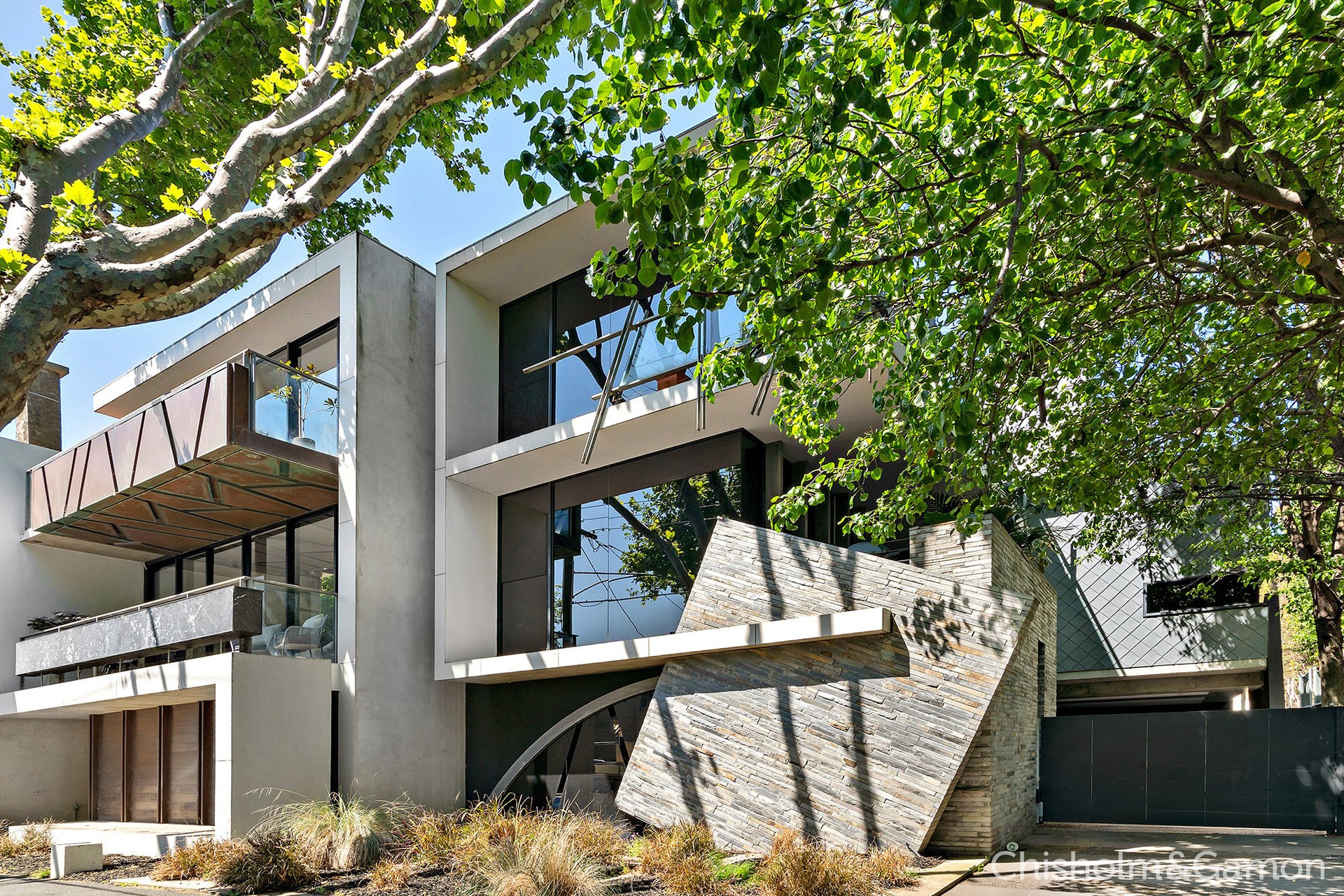 1/107 Addison Street, Elwood image 2