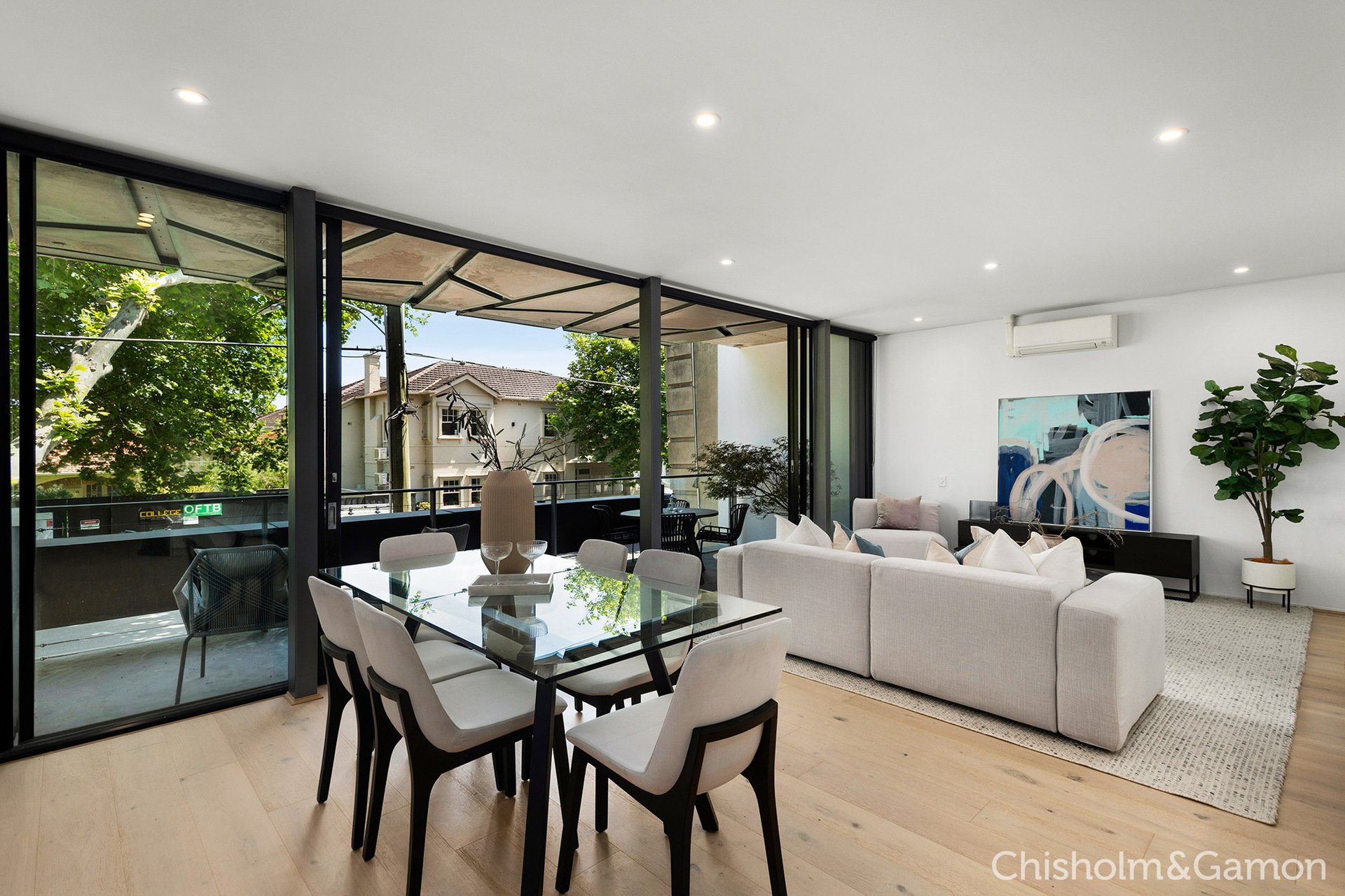 1/107 Addison Street, Elwood image 3