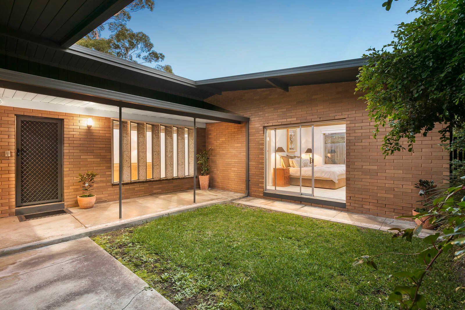 Property Gallery - Main Image