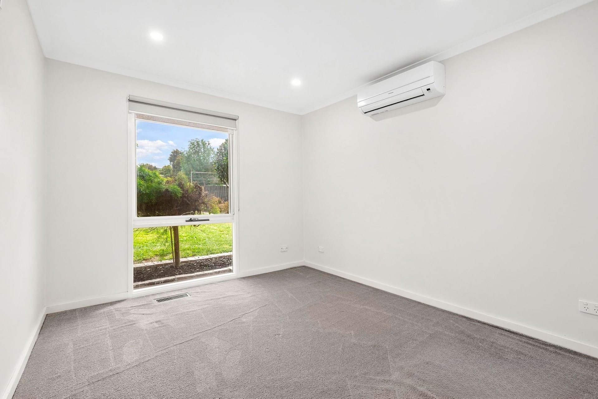 1/107 Landscape Drive, Mooroolbark image 8