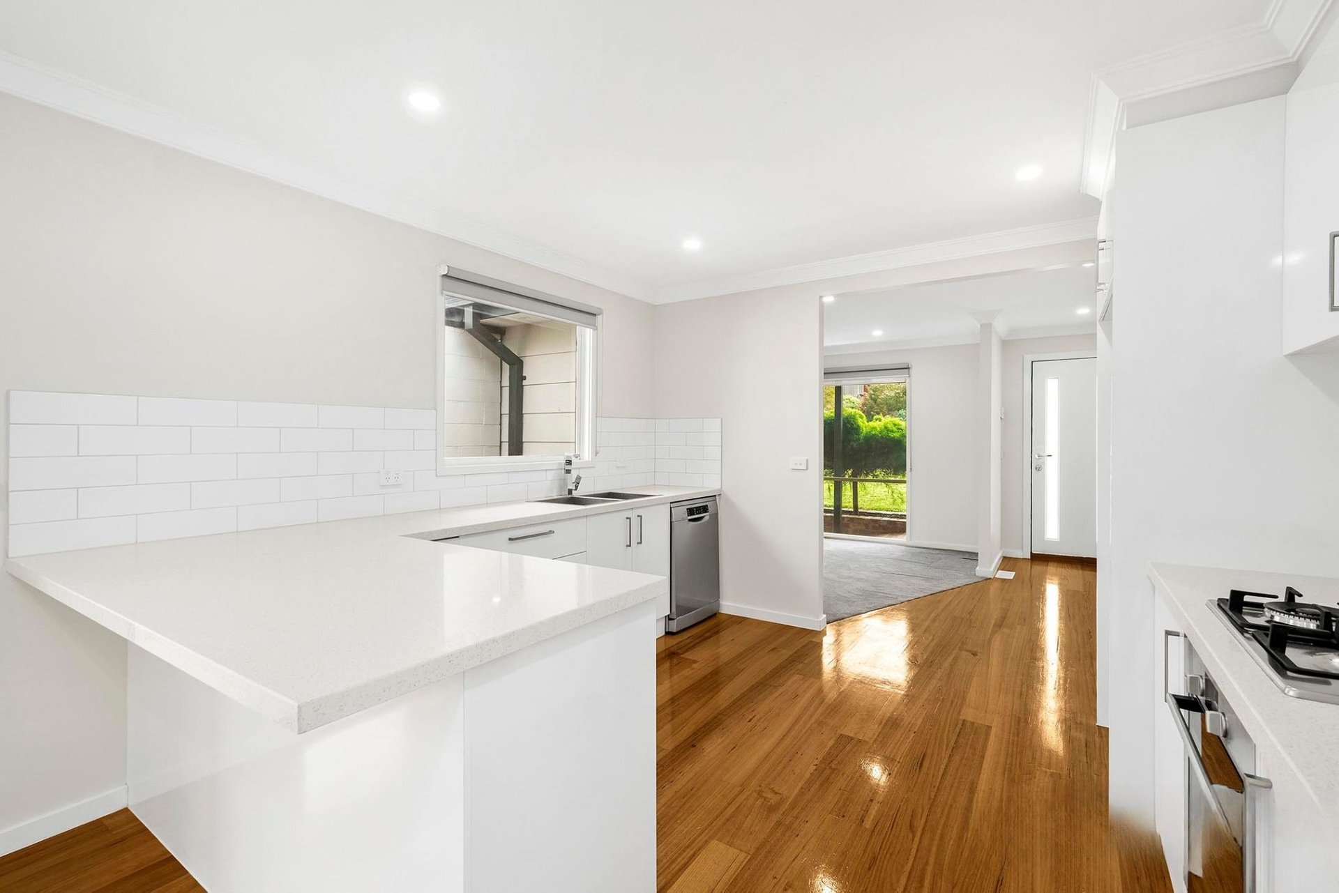 1/107 Landscape Drive, Mooroolbark image 6