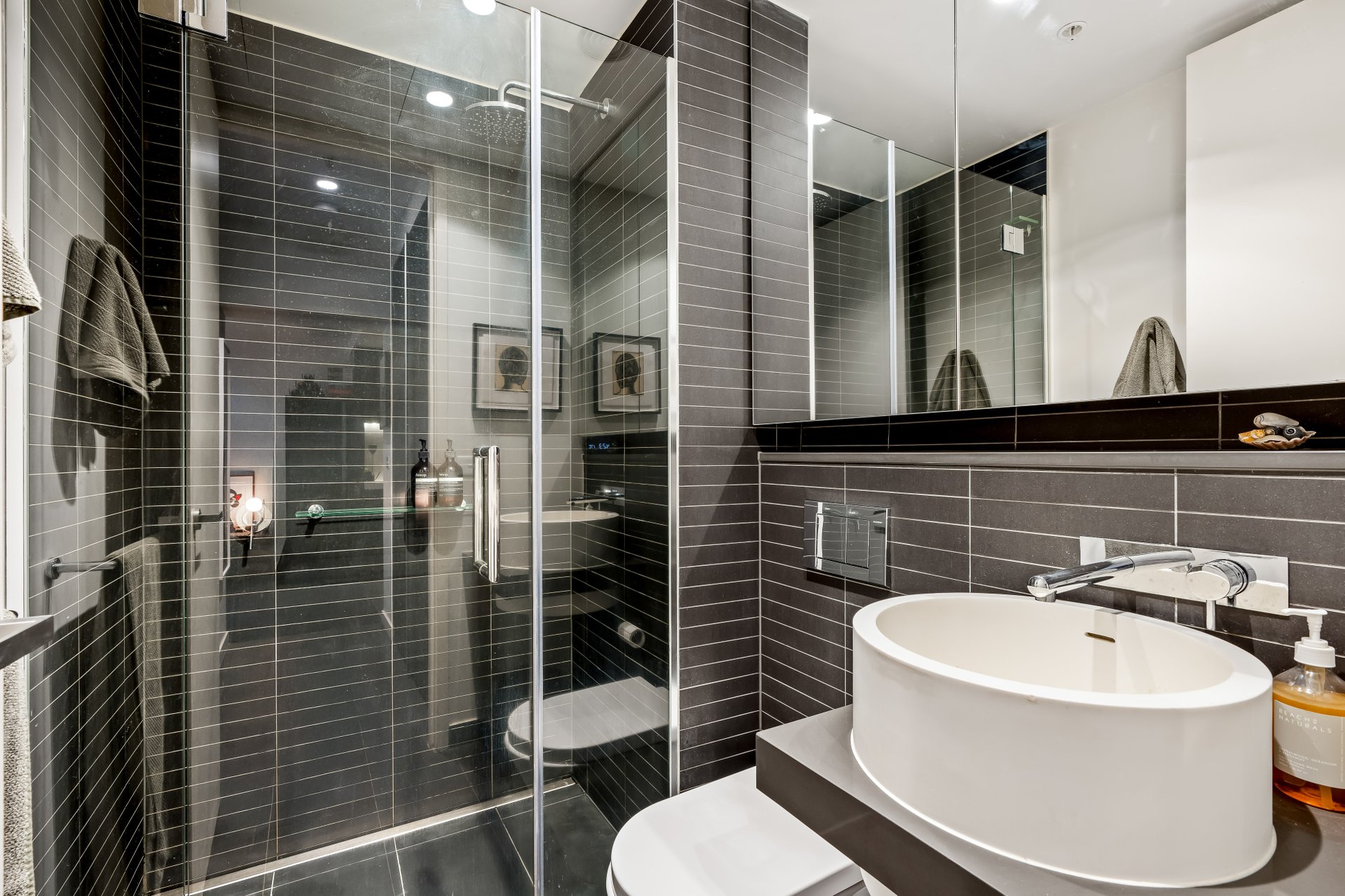1107/50 Albert Road, South Melbourne image 5
