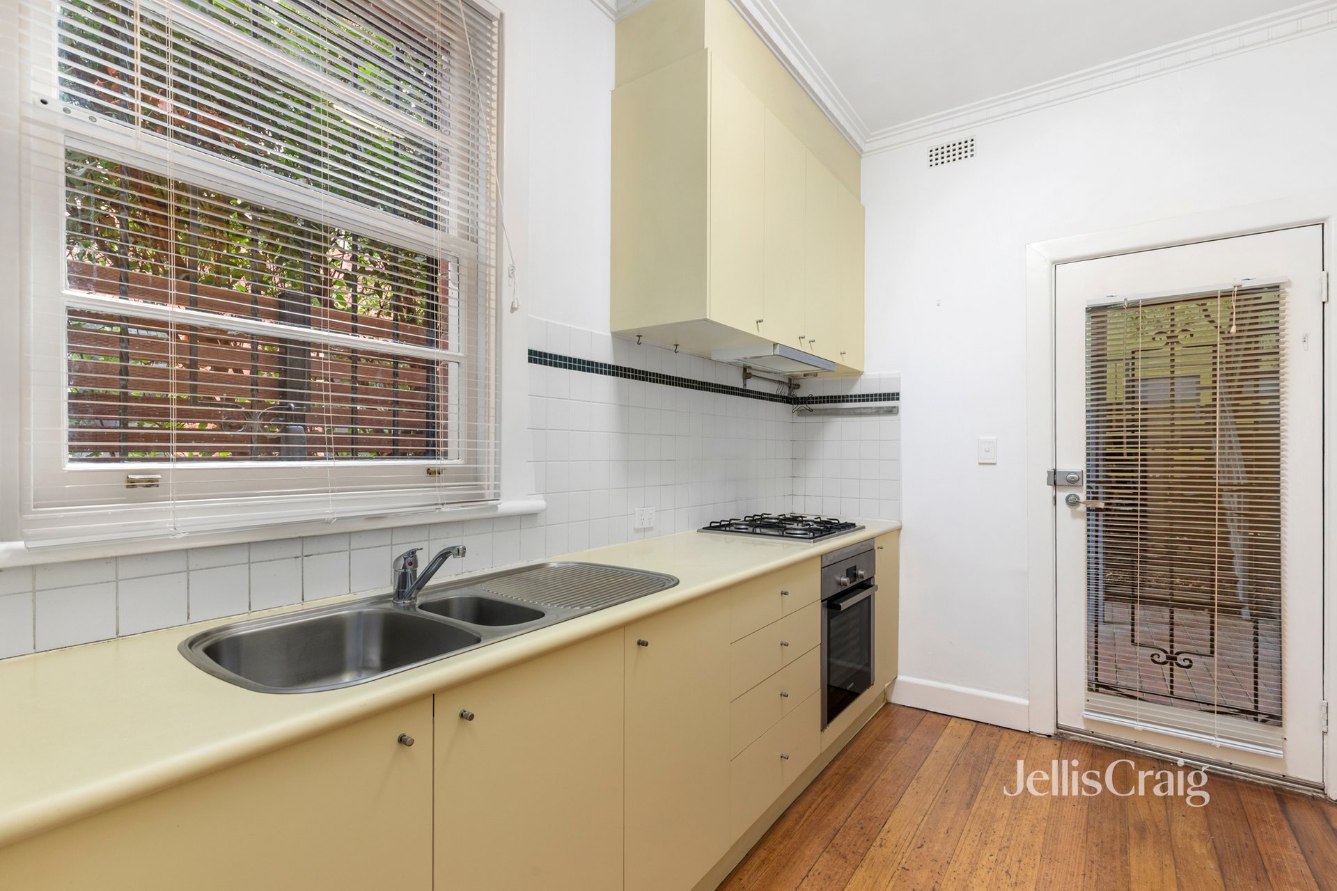 1/108 Millswyn Street, South&nbsp;Yarra image 3