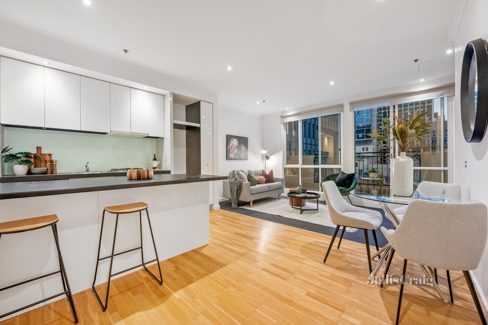 1108/422 Collins Street, Melbourne image 3