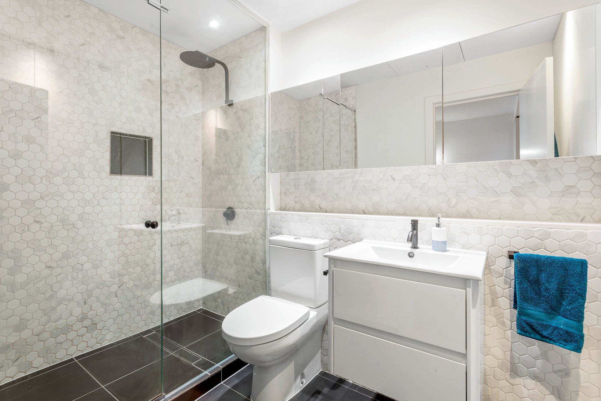 Property Gallery Thumbnail 6