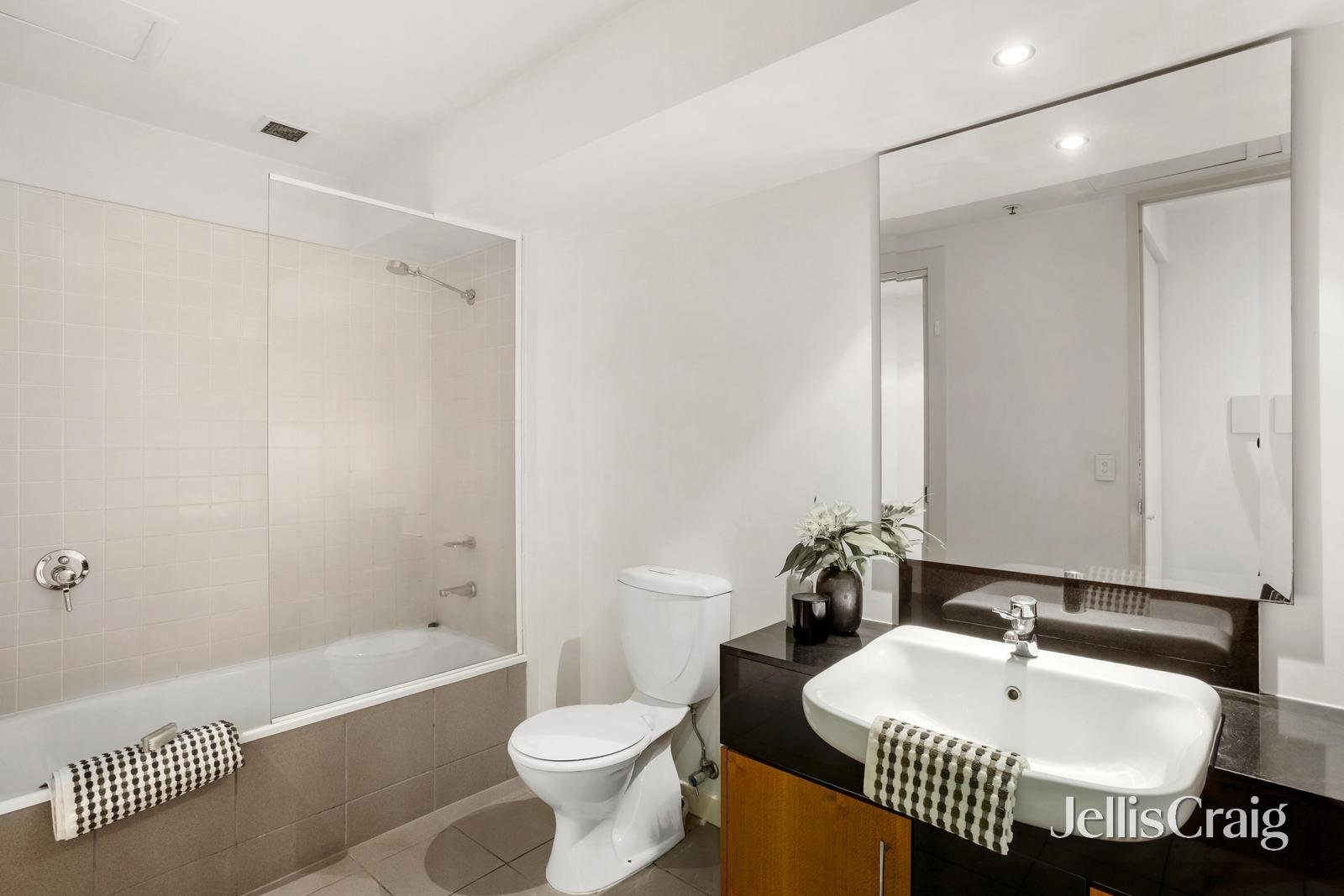 1108/582 St. Kilda Road, Melbourne image 8
