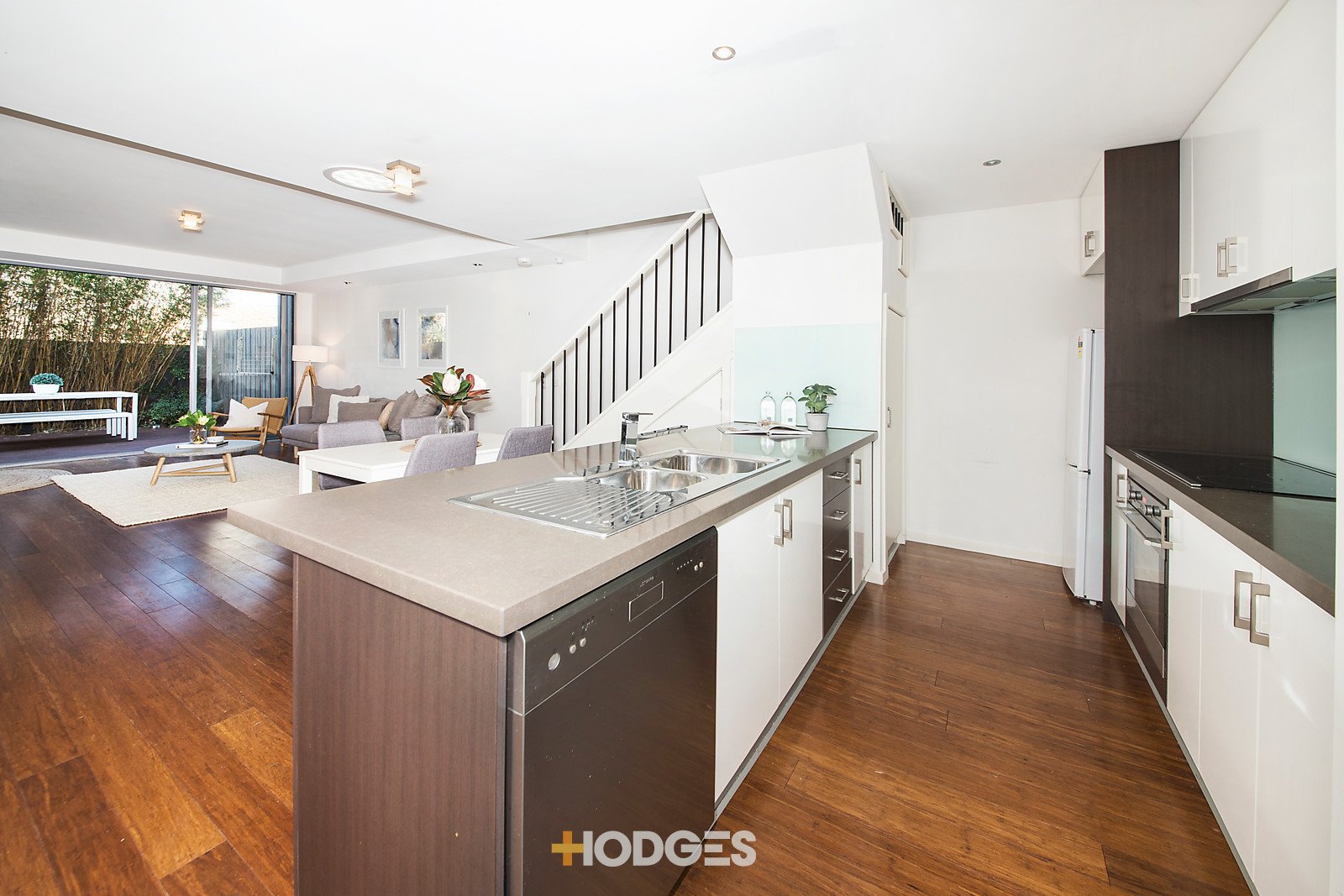 110/90 White Street Mordialloc