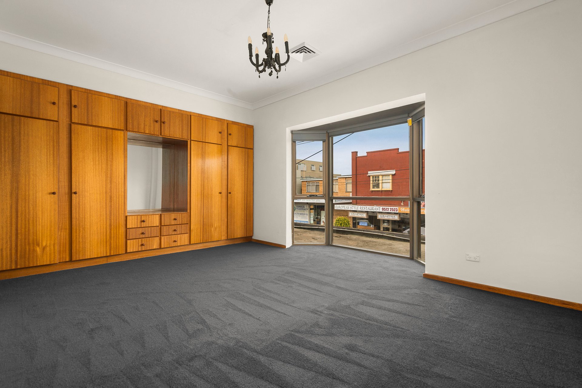 Property Gallery Thumbnail 3