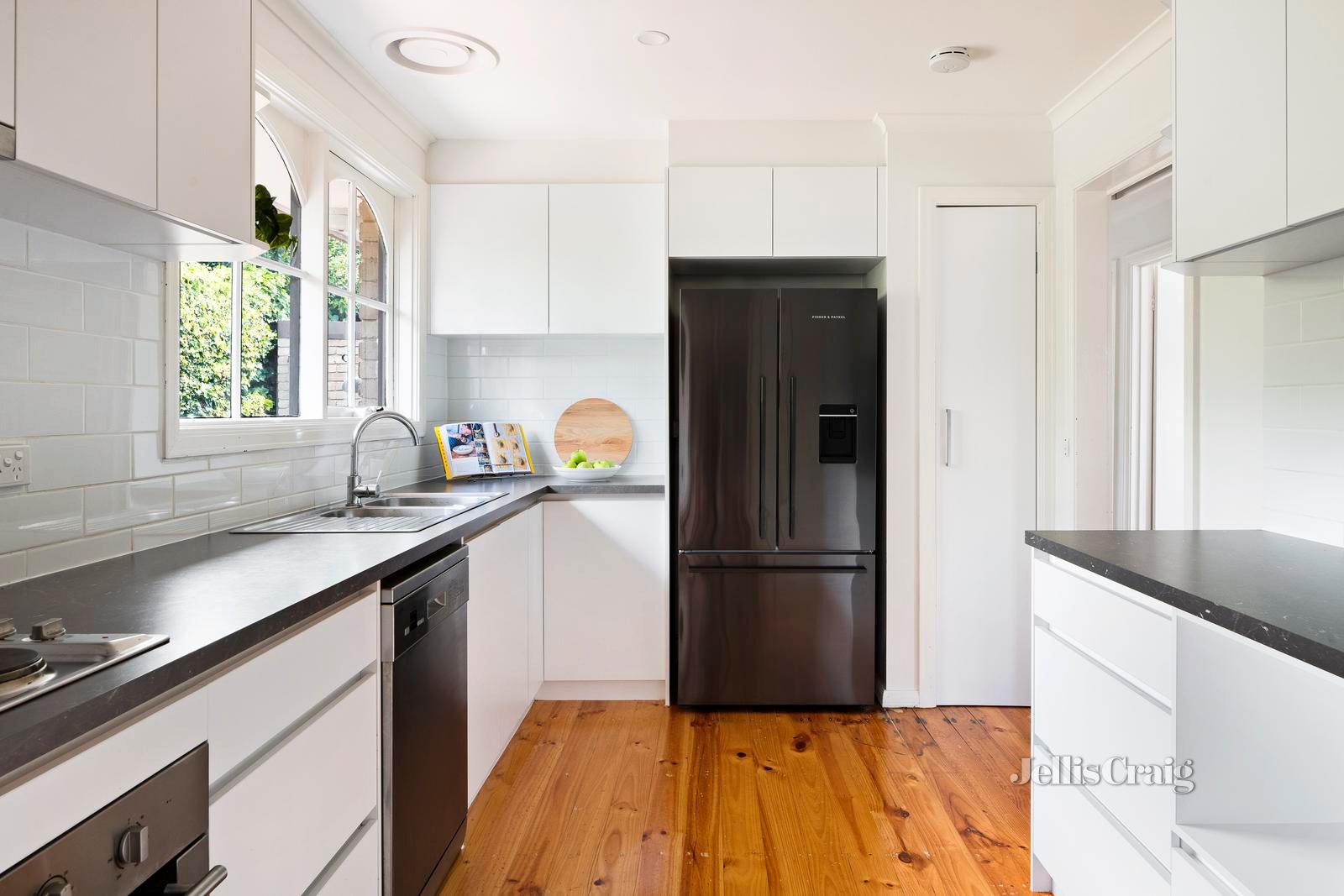 11/1-3 Anderson Street, Bentleigh image 8