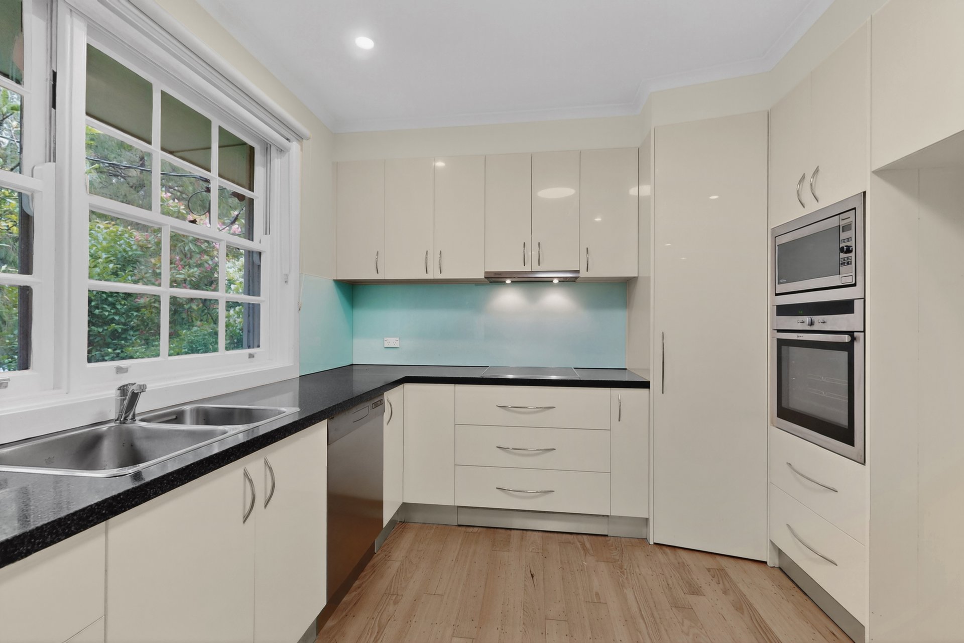 1/11 Allenby Road, Canterbury image 4