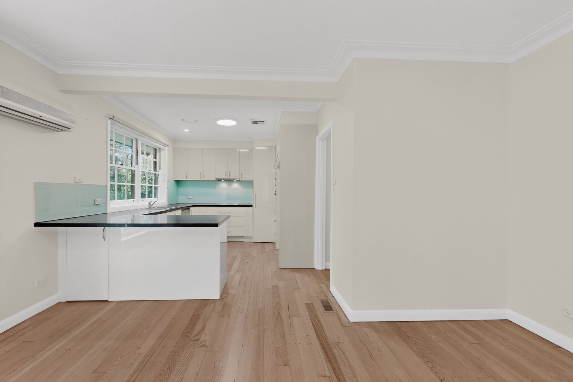 1/11 Allenby Road, Canterbury image 5