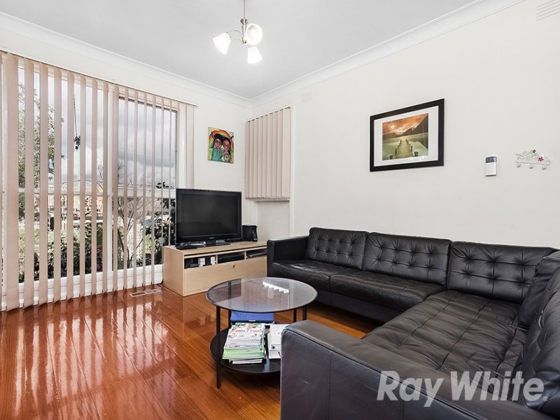 1/11 Armstrong Street, Mount Waverley image 1