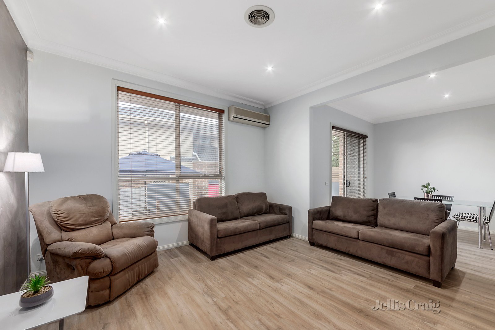 1/11 Churchill Avenue, Chadstone image 3