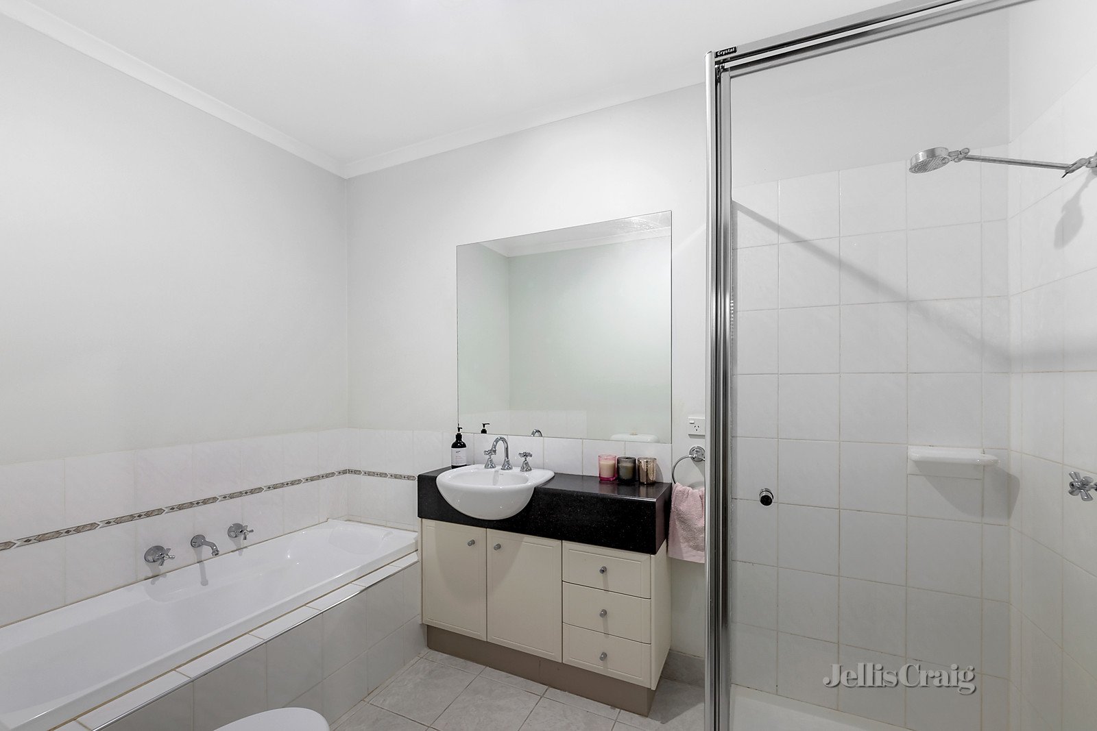 1/11 Churchill Avenue, Chadstone image 7