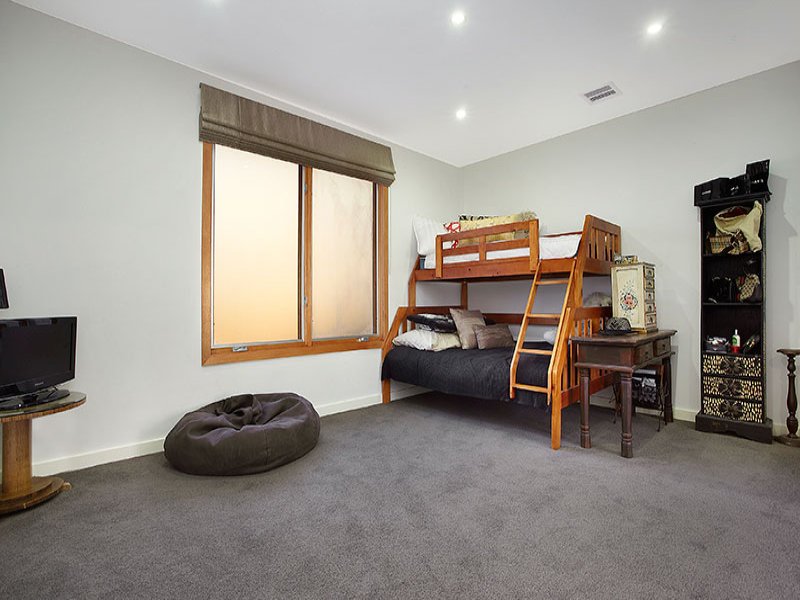 1/11 Derwent Street, Box Hill North image 8