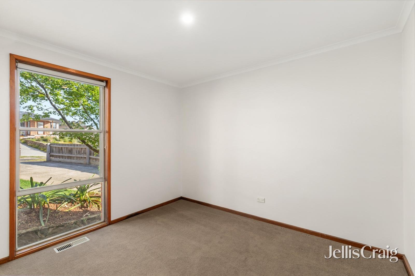 1/11 Fahey Crescent, Yallambie image 12