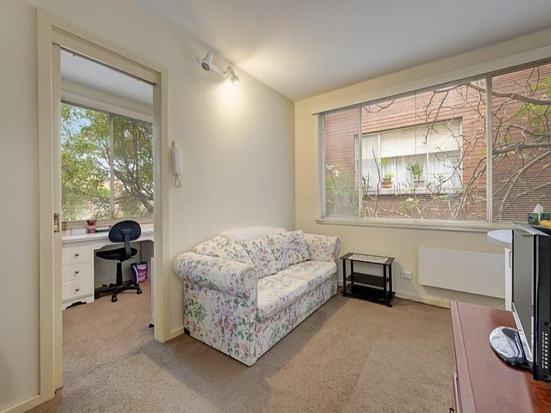 1/11 Findon Street, Hawthorn image 1