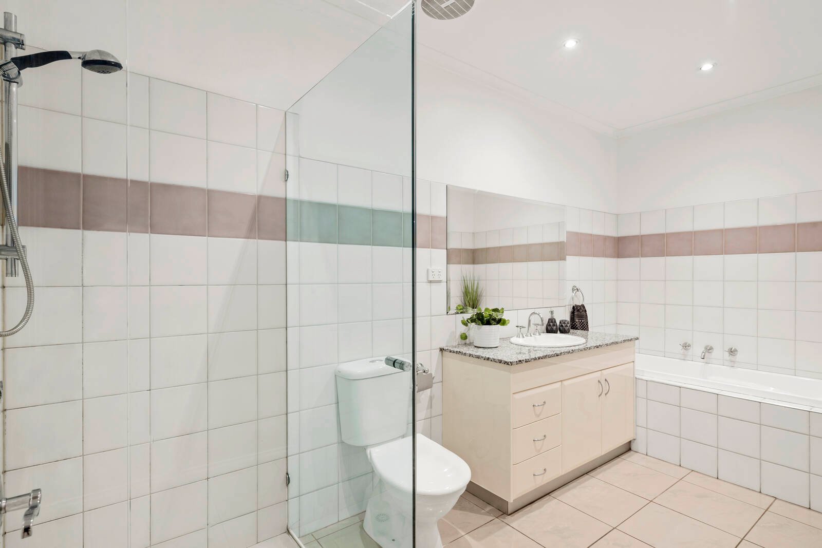 Property Gallery Thumbnail 6
