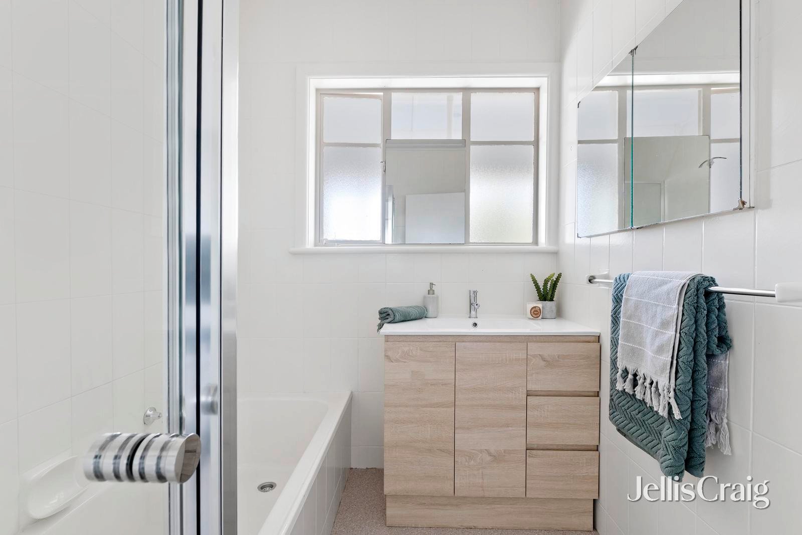 111 Haldane Road, Niddrie image 9