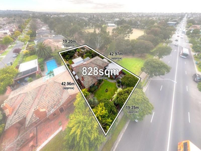 111 Harp Road, Kew East image 1
