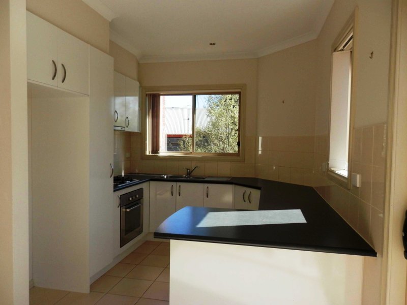 1/11 Helmer Crescent, East&nbsp;Geelong image 2