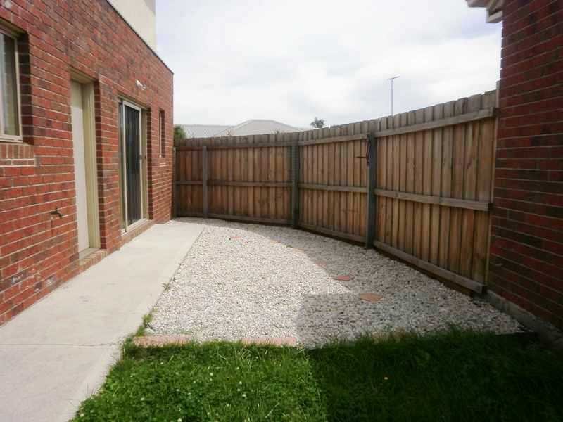 1/11 Helmer Crescent, East&nbsp;Geelong image 8