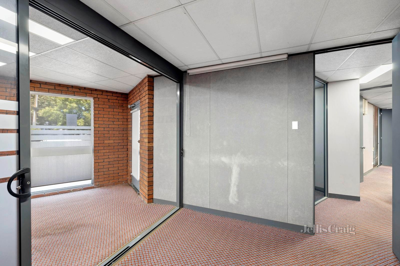 111 High Street, Woodend image 6