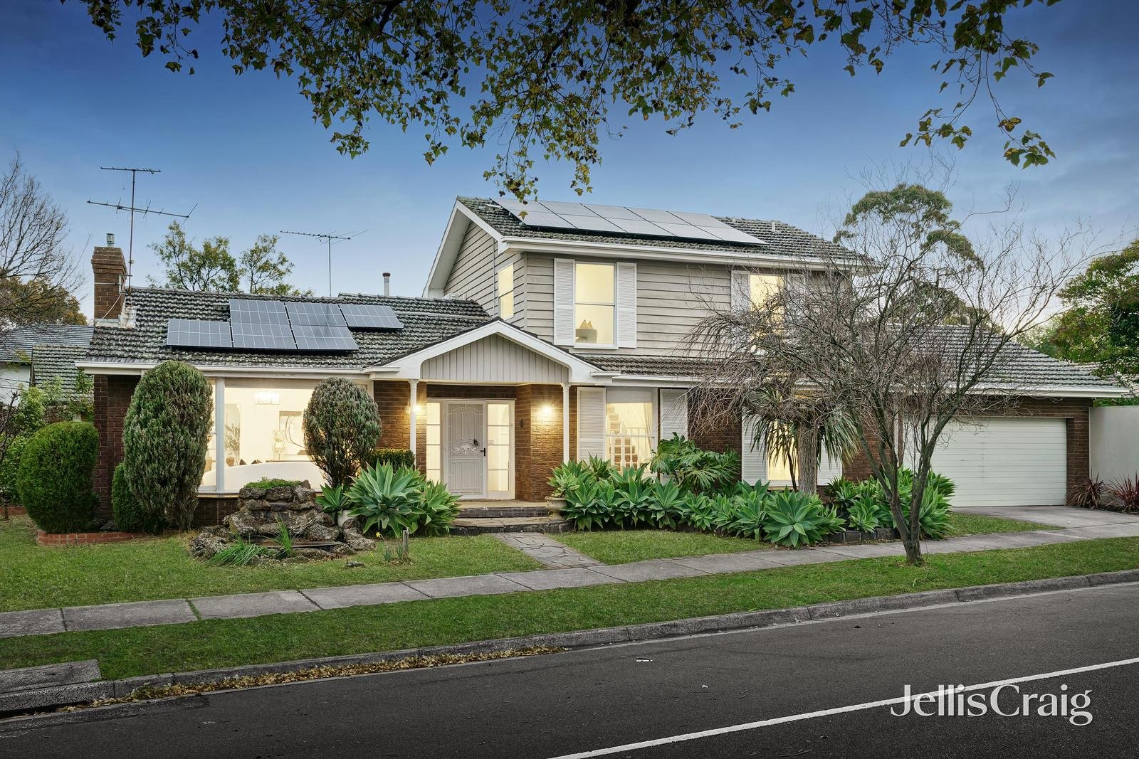 111 Lawrence Road, Mount Waverley image 1