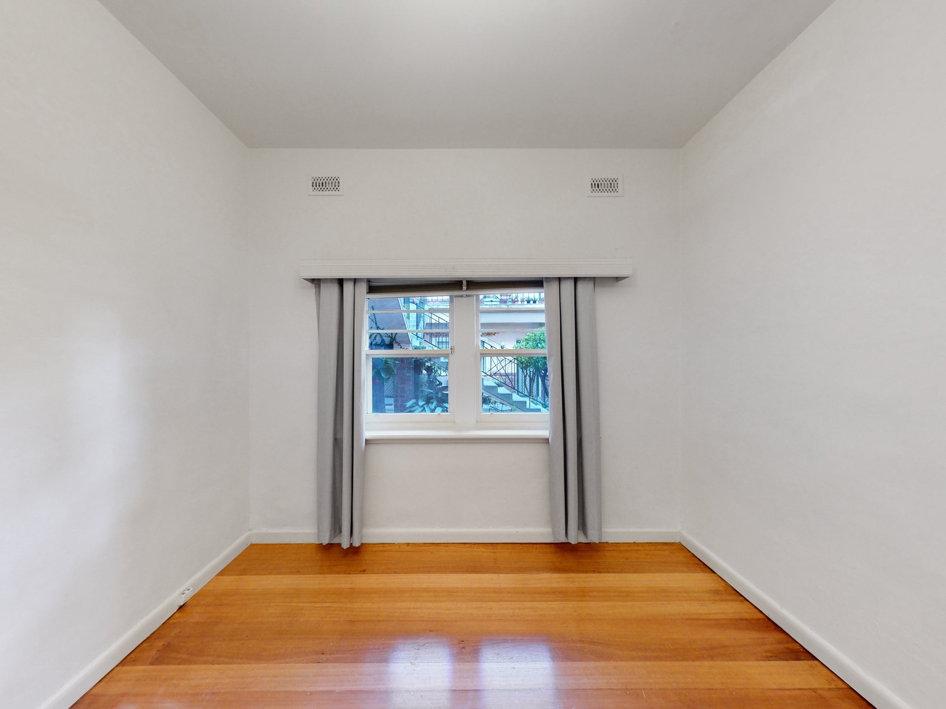 1/11 Lennox Street, Hawthorn image 4