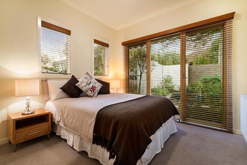 1/11 Ludbrook Avenue, Caulfield South image 4