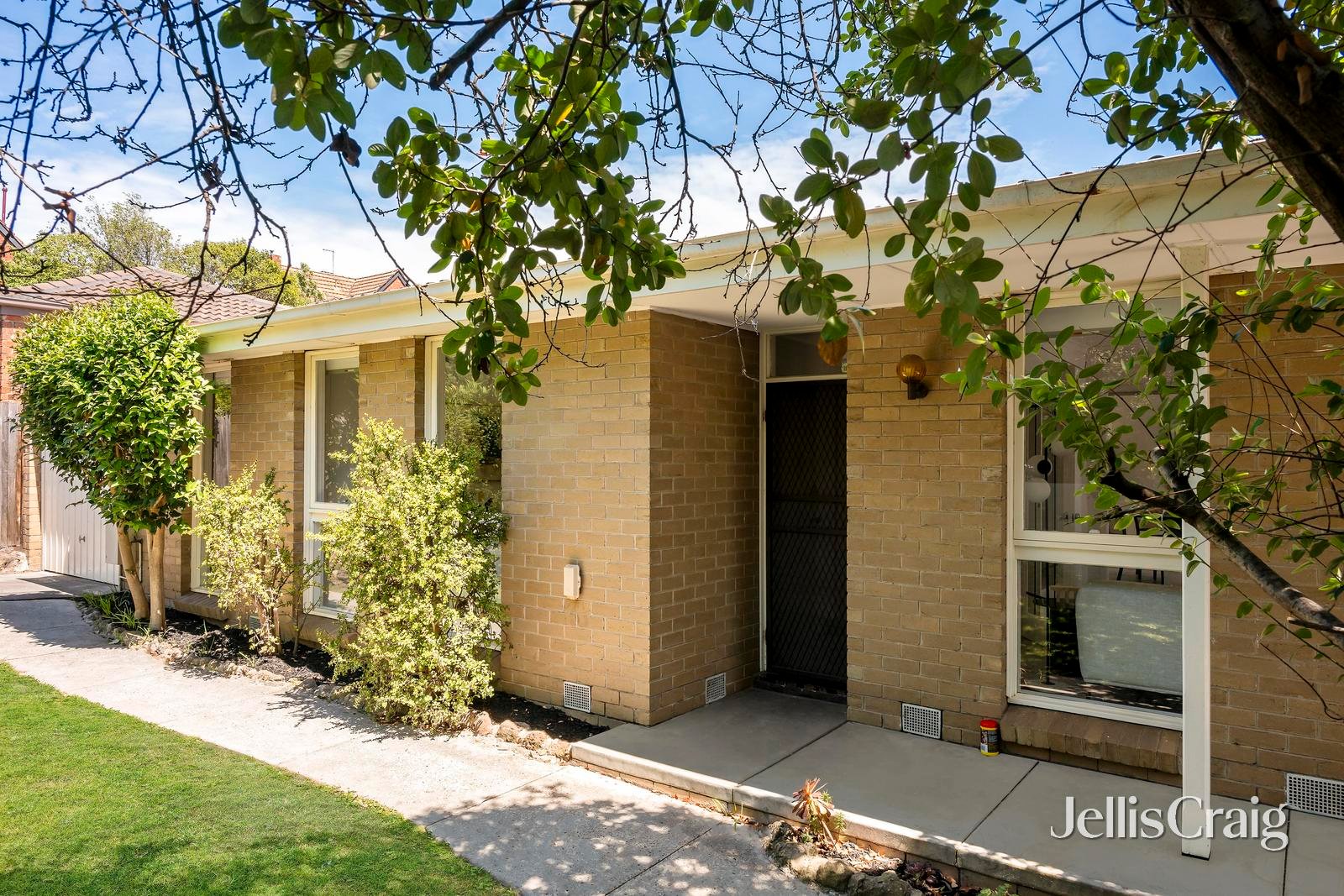 1/11 Mangan Street, Balwyn image 1