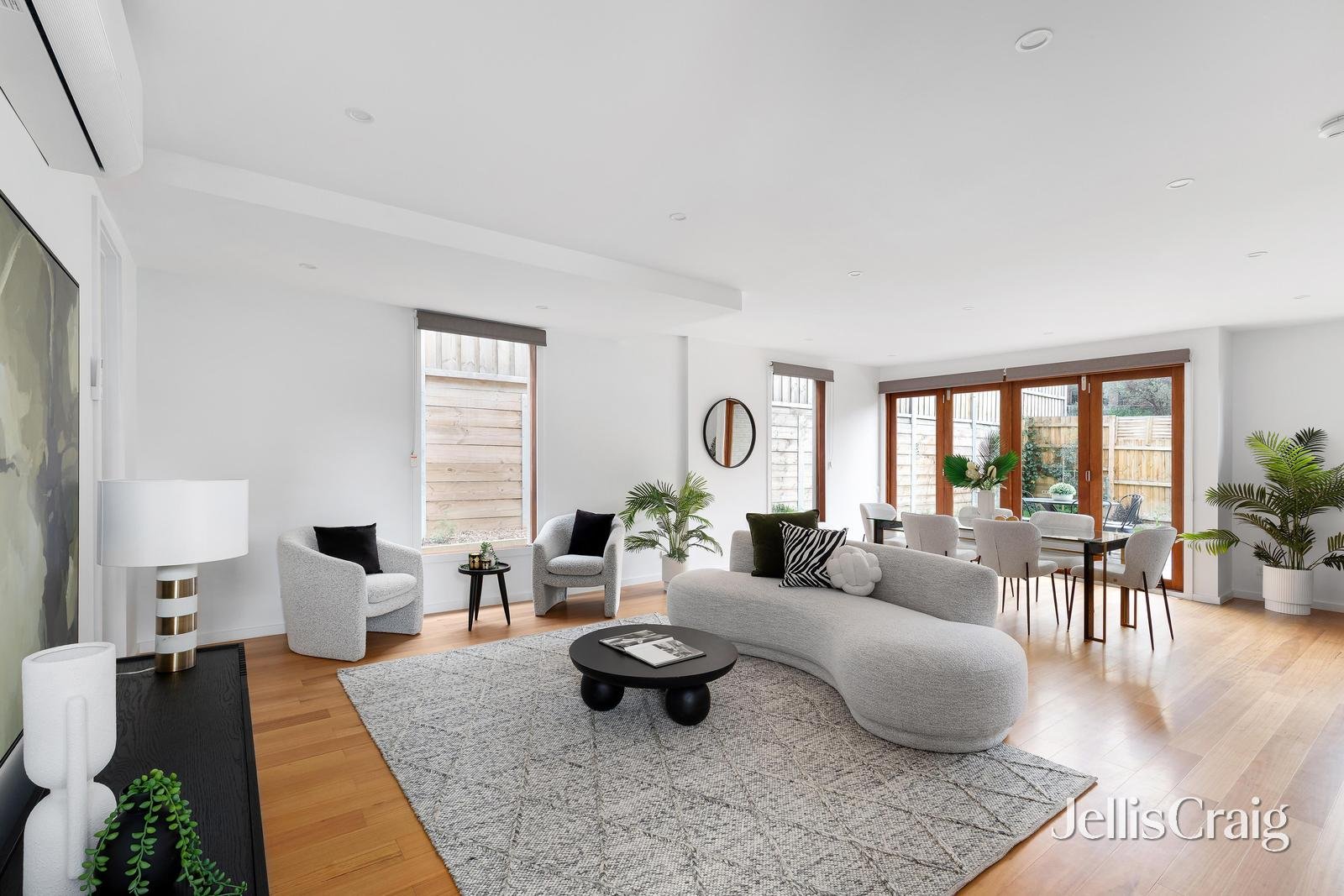 1/11 Marian Court, Eltham North image 2