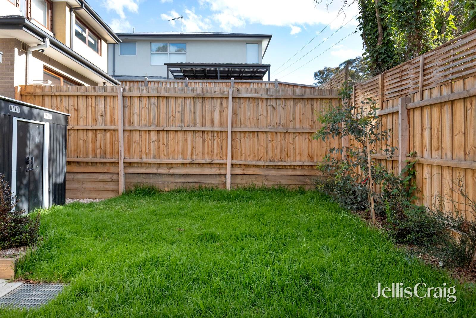 1/11 Marian Court, Eltham North image 16