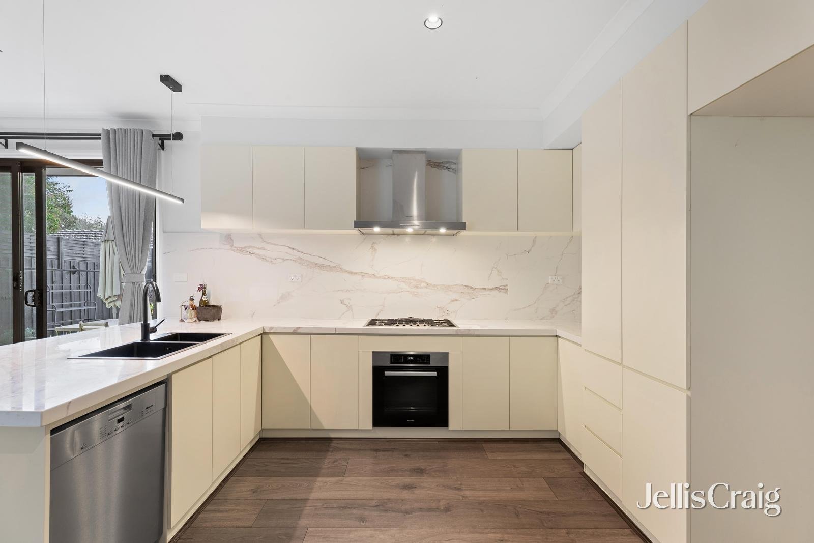 1/11 Medway Street, Box Hill North image 3