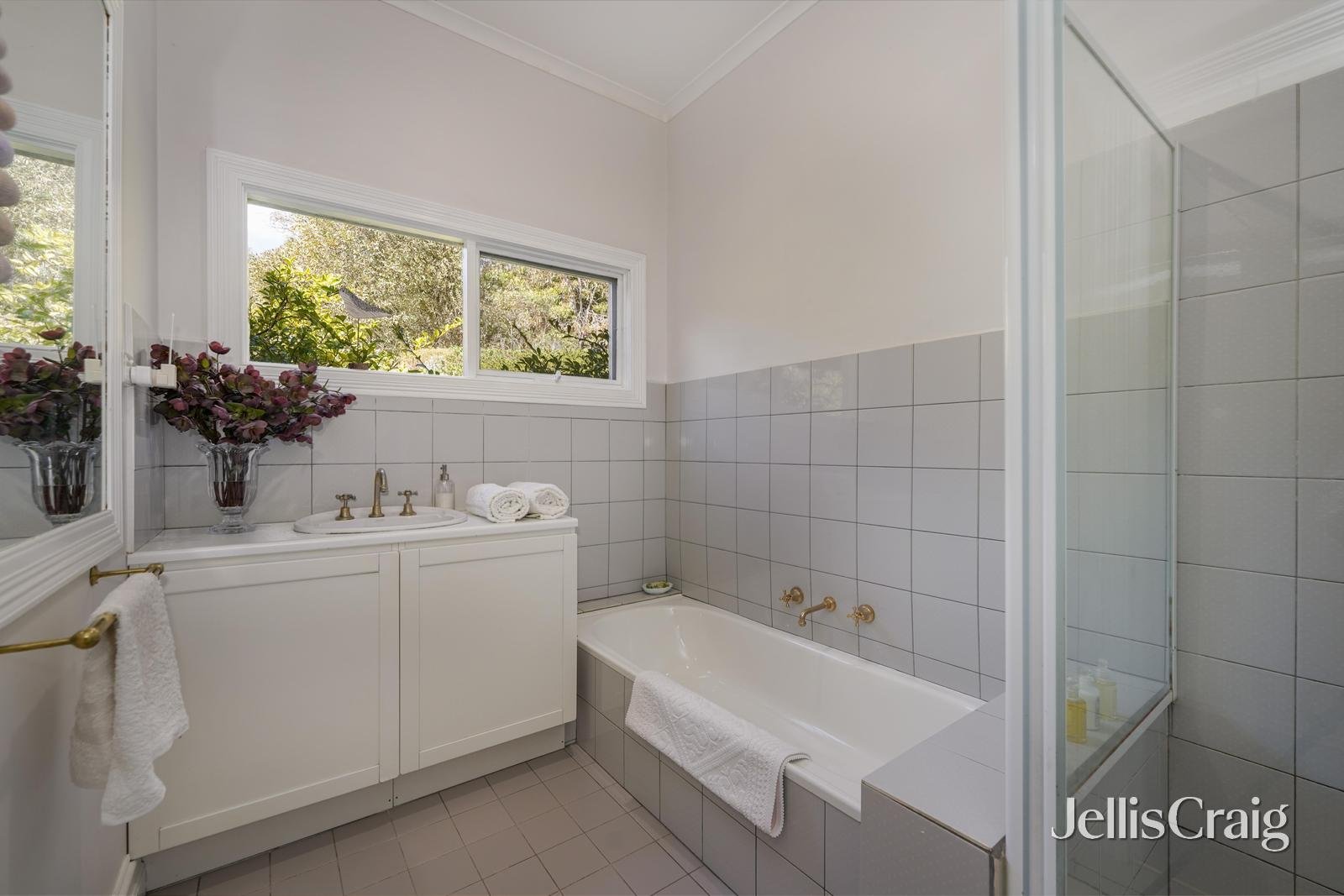 111 Muntzs Road, Woodend image 11