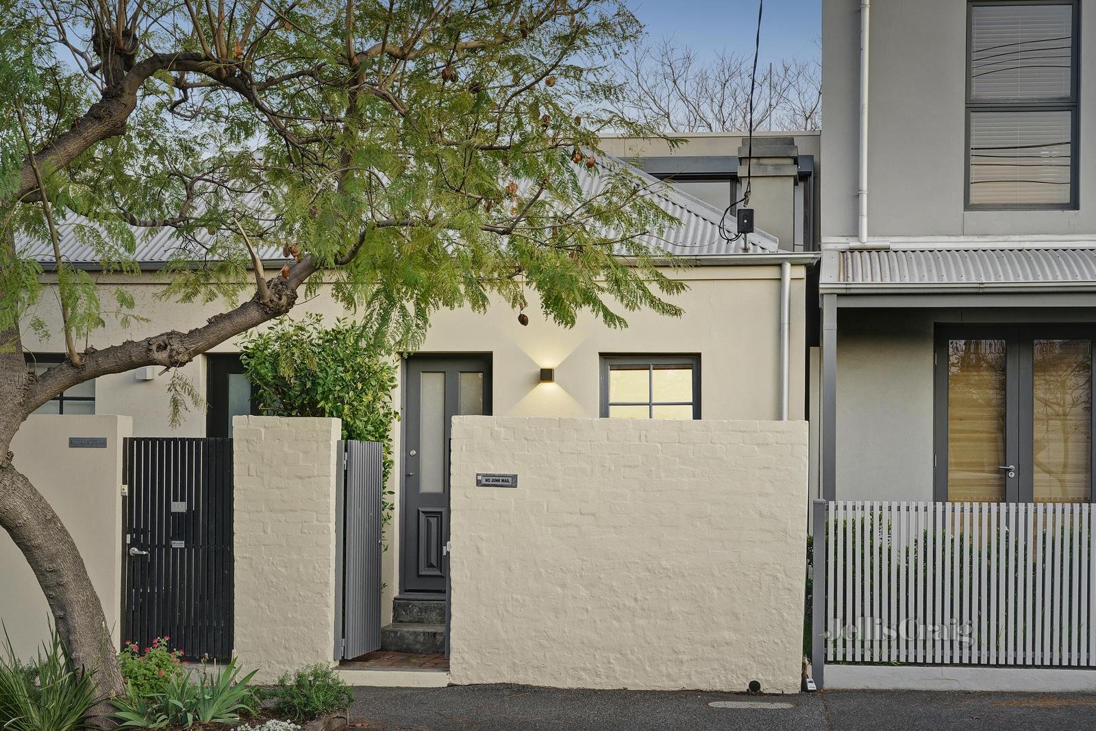 111 Napier Street, South Melbourne image 1