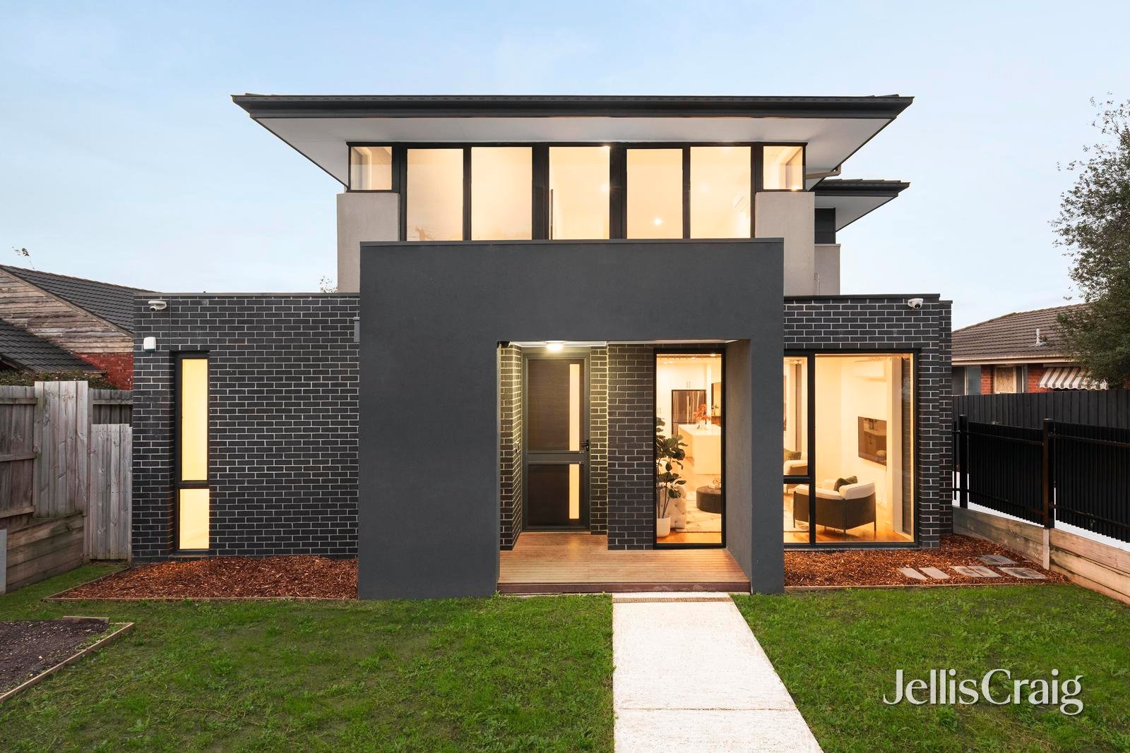 1/11 Railway Avenue, Ashwood image 1
