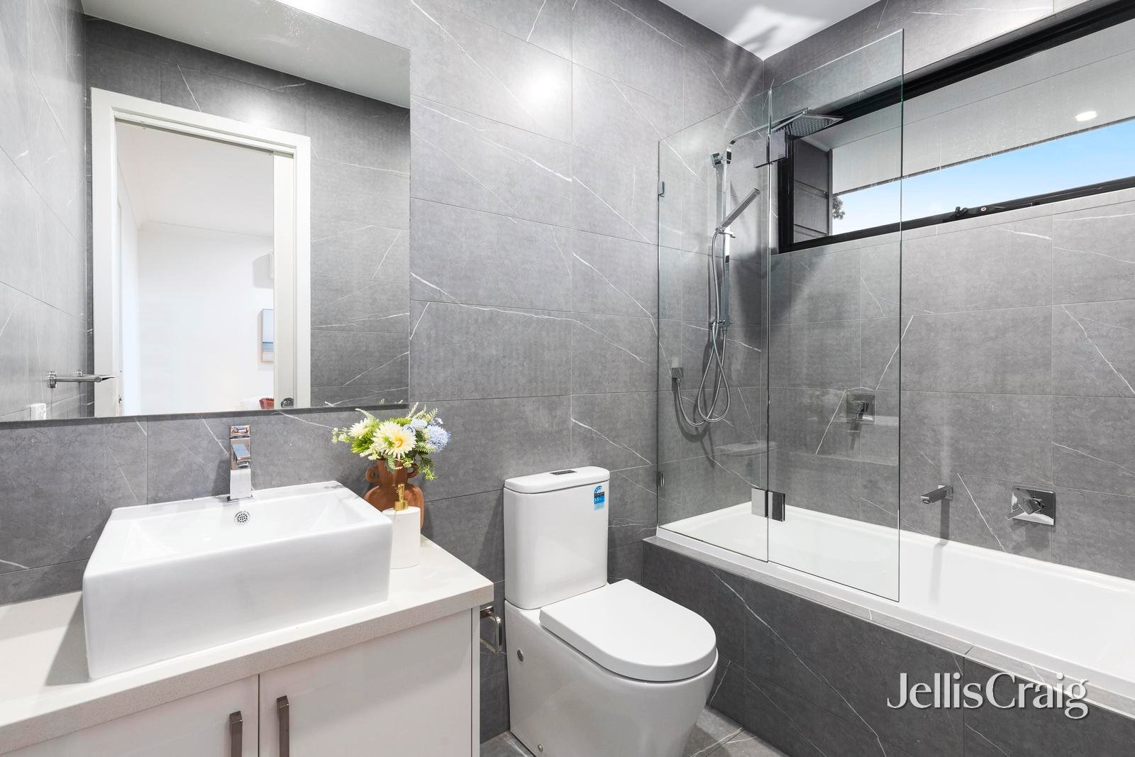 1/11 Railway Avenue, Ashwood image 11