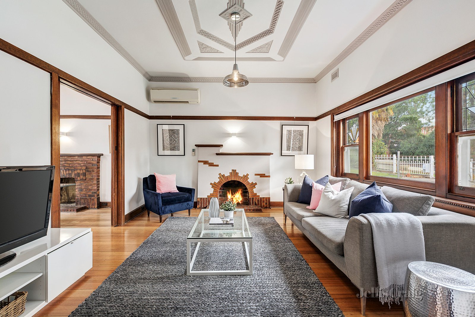 1/11 Sunbury Crescent, Surrey Hills image 3