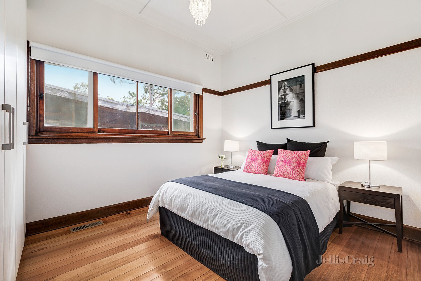 1/11 Sunbury Crescent, Surrey Hills image 6