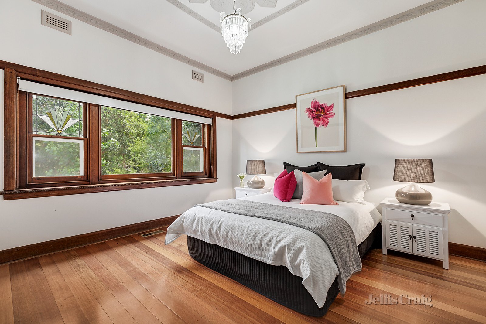 1/11 Sunbury Crescent, Surrey Hills image 8