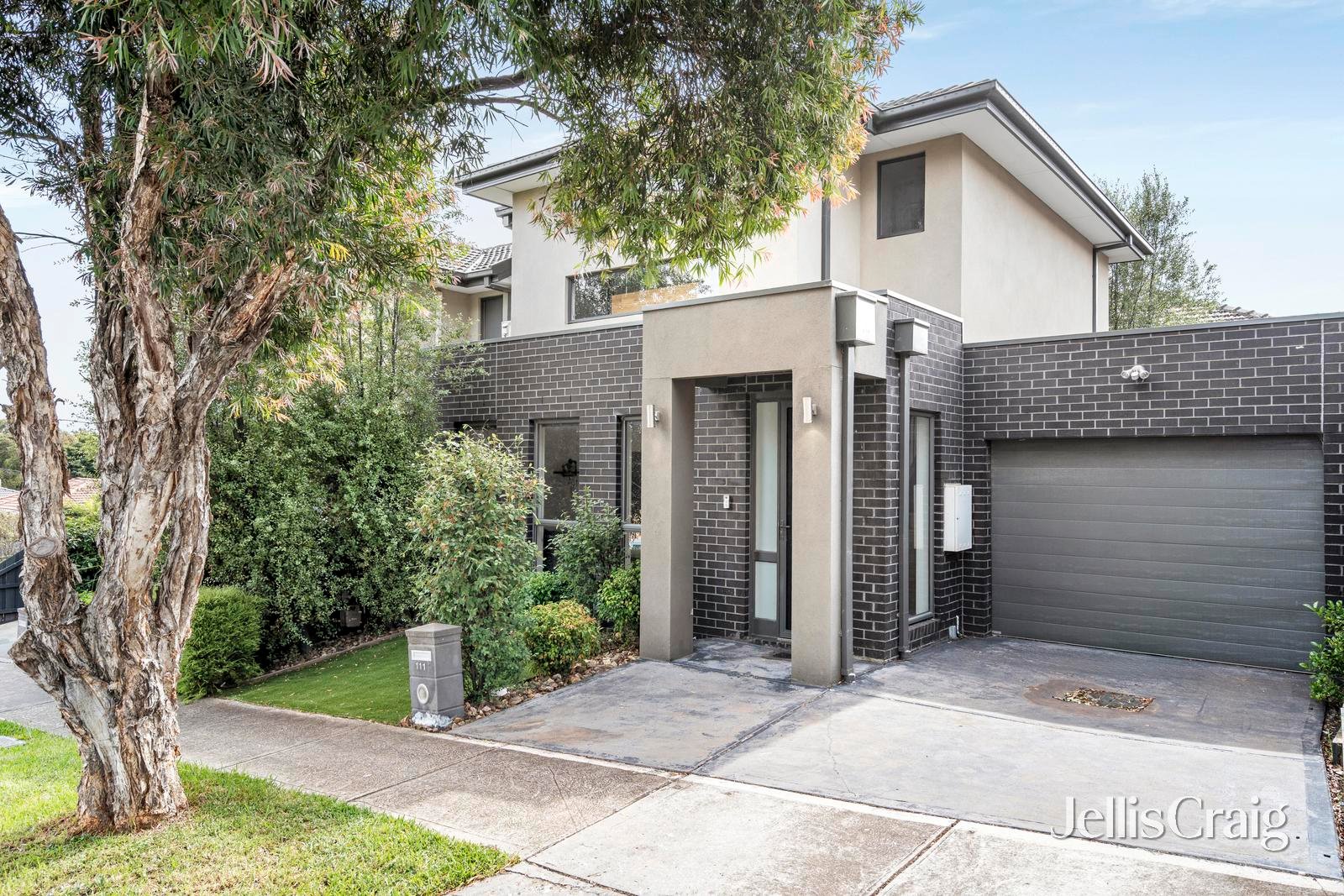 111 Valley Crescent, Glenroy image 1