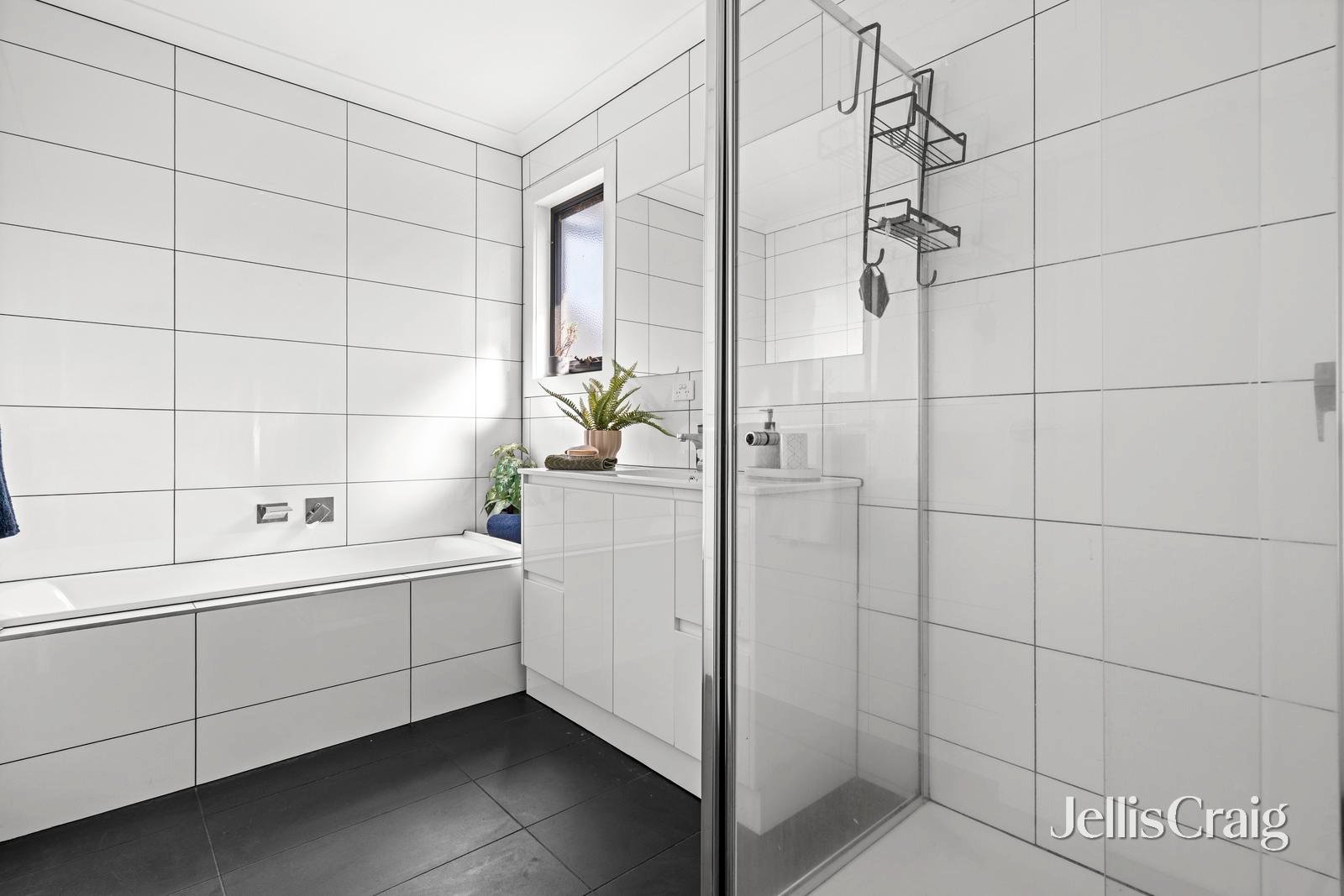 111 Valley Crescent, Glenroy image 8